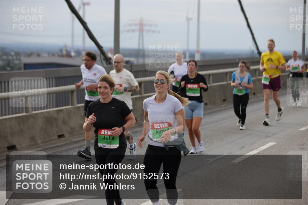 03.10.2025 - Köhlbrandbrückenlauf Jannik Wohlers http://msf.ph/oto/9152573 03.10.2025 16:01:34 Position 1 8, 8022 meine-sportfotos.de