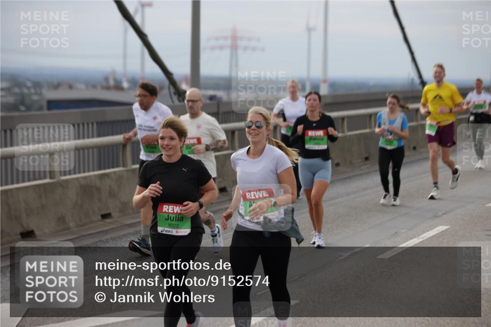 03.10.2025 - Köhlbrandbrückenlauf Jannik Wohlers http://msf.ph/oto/9152574 03.10.2025 16:01:34 Position 1 8022 meine-sportfotos.de