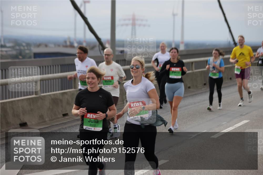 03.10.2025 - Köhlbrandbrückenlauf Jannik Wohlers http://msf.ph/oto/9152576 03.10.2025 16:01:34 Position 1 8022, 90 meine-sportfotos.de