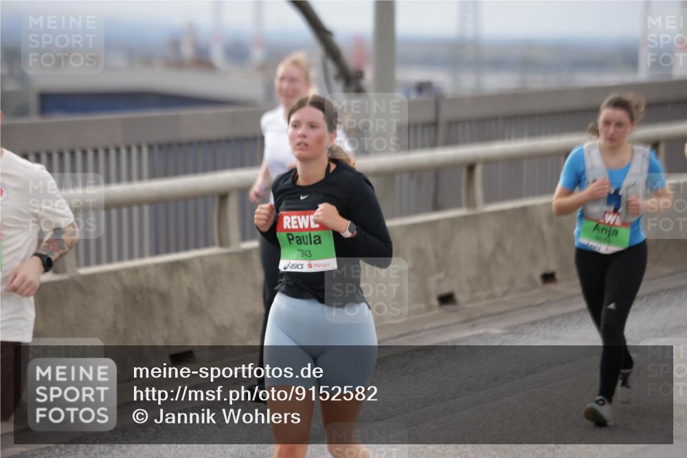 03.10.2025 - Köhlbrandbrückenlauf Jannik Wohlers http://msf.ph/oto/9152582 03.10.2025 16:01:36 Position 1 7943, 6576 meine-sportfotos.de