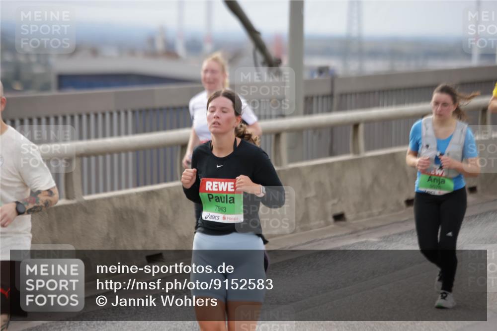 03.10.2025 - Köhlbrandbrückenlauf Jannik Wohlers http://msf.ph/oto/9152583 03.10.2025 16:01:36 Position 1 7943, 9576 meine-sportfotos.de