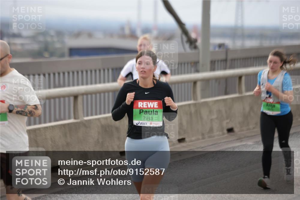 03.10.2025 - Köhlbrandbrückenlauf Jannik Wohlers http://msf.ph/oto/9152587 03.10.2025 16:01:36 Position 1 7943 meine-sportfotos.de