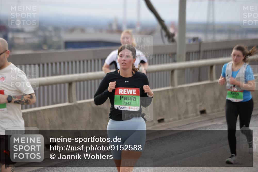 03.10.2025 - Köhlbrandbrückenlauf Jannik Wohlers http://msf.ph/oto/9152588 03.10.2025 16:01:37 Position 1 7943 meine-sportfotos.de
