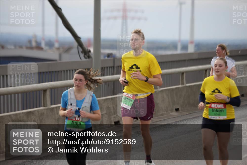 03.10.2025 - Köhlbrandbrückenlauf Jannik Wohlers http://msf.ph/oto/9152589 03.10.2025 16:01:38 Position 1 9576, 8163, 8748 meine-sportfotos.de