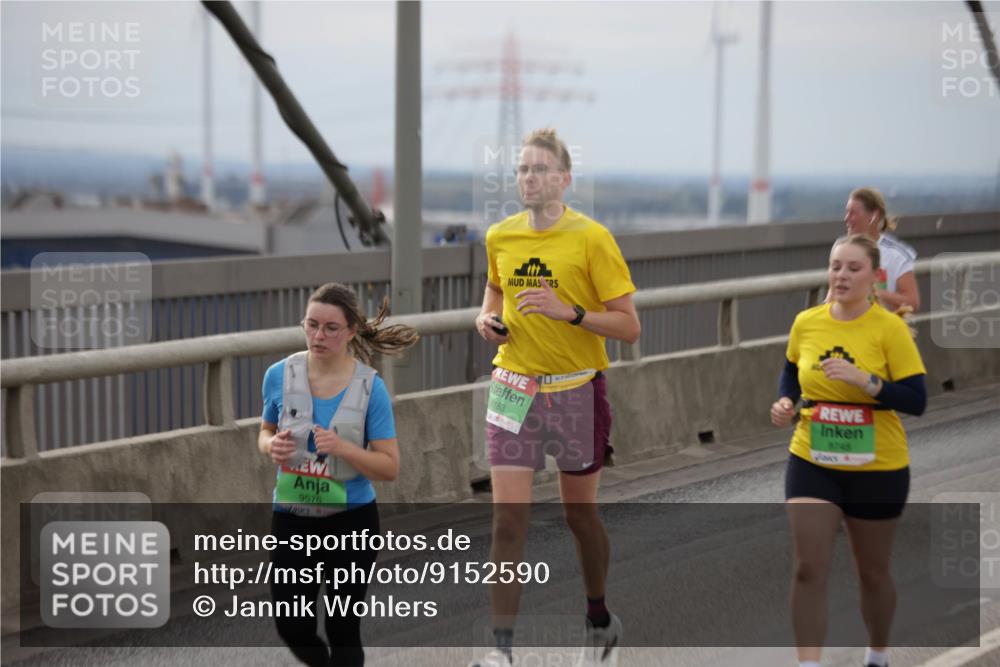 03.10.2025 - Köhlbrandbrückenlauf Jannik Wohlers http://msf.ph/oto/9152590 03.10.2025 16:01:38 Position 1 9576, 8163, 8748 meine-sportfotos.de