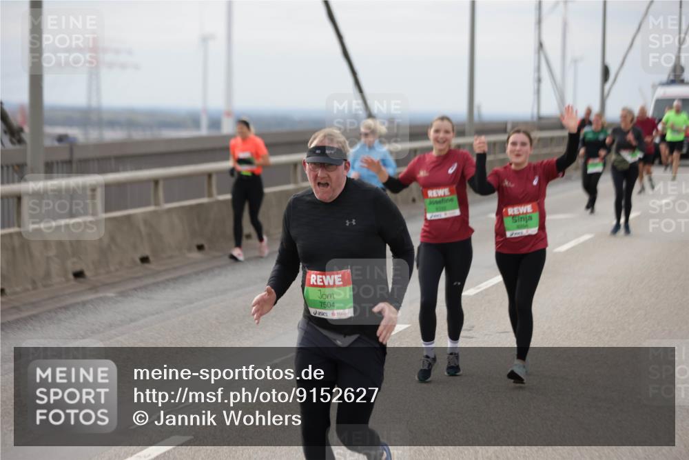 03.10.2025 - Köhlbrandbrückenlauf Jannik Wohlers http://msf.ph/oto/9152627 03.10.2025 16:01:42 Position 1 37, 8284, 7504 meine-sportfotos.de