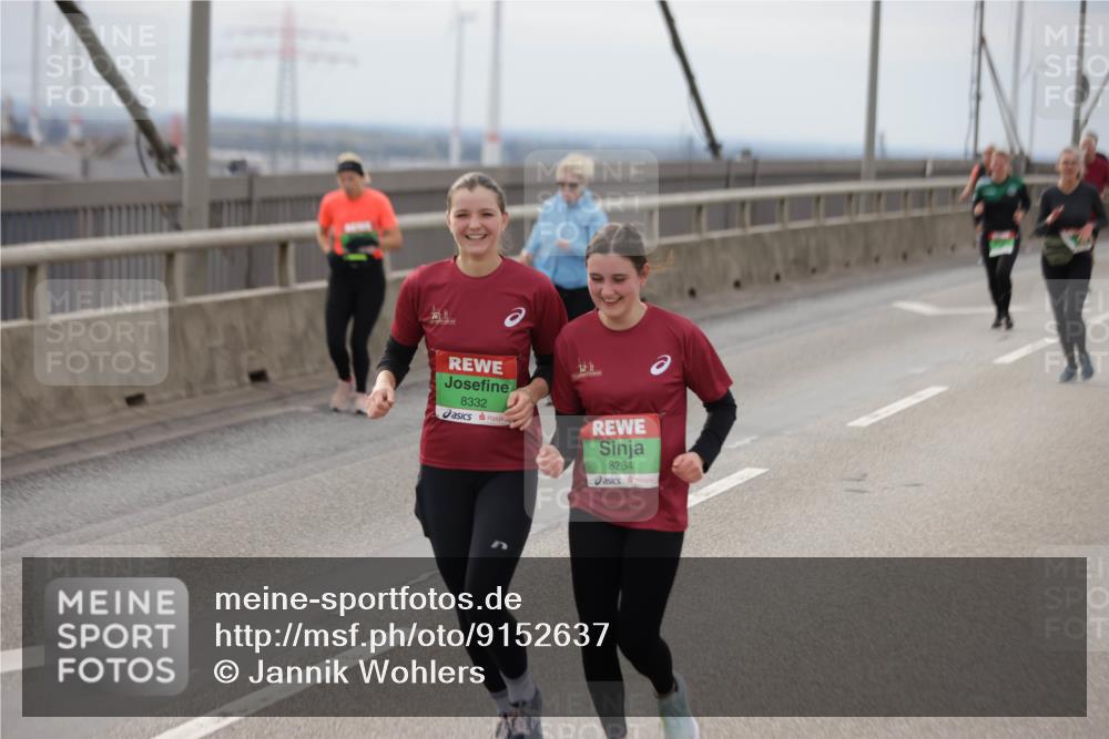 03.10.2025 - Köhlbrandbrückenlauf Jannik Wohlers http://msf.ph/oto/9152637 03.10.2025 16:01:44 Position 1 8332, 8264 meine-sportfotos.de