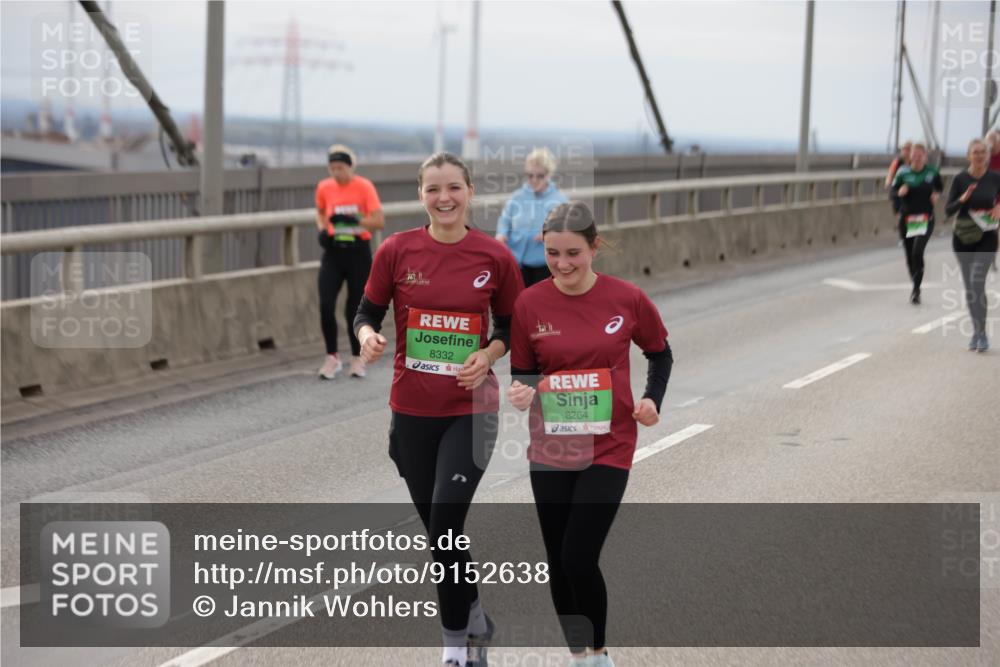 03.10.2025 - Köhlbrandbrückenlauf Jannik Wohlers http://msf.ph/oto/9152638 03.10.2025 16:01:44 Position 1 8332, 8264 meine-sportfotos.de
