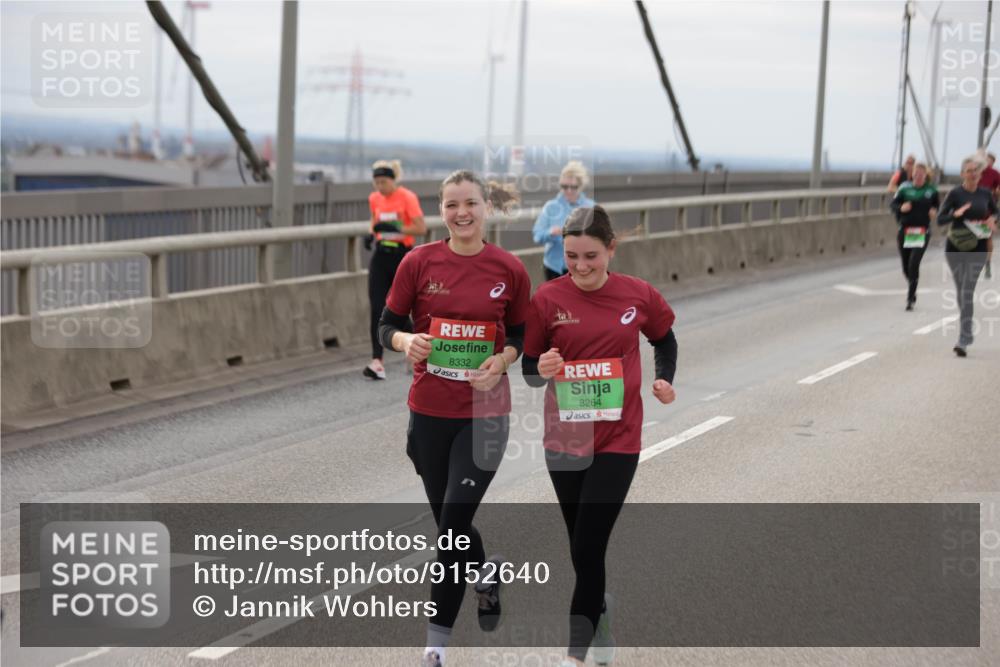03.10.2025 - Köhlbrandbrückenlauf Jannik Wohlers http://msf.ph/oto/9152640 03.10.2025 16:01:44 Position 1 8332, 8264 meine-sportfotos.de