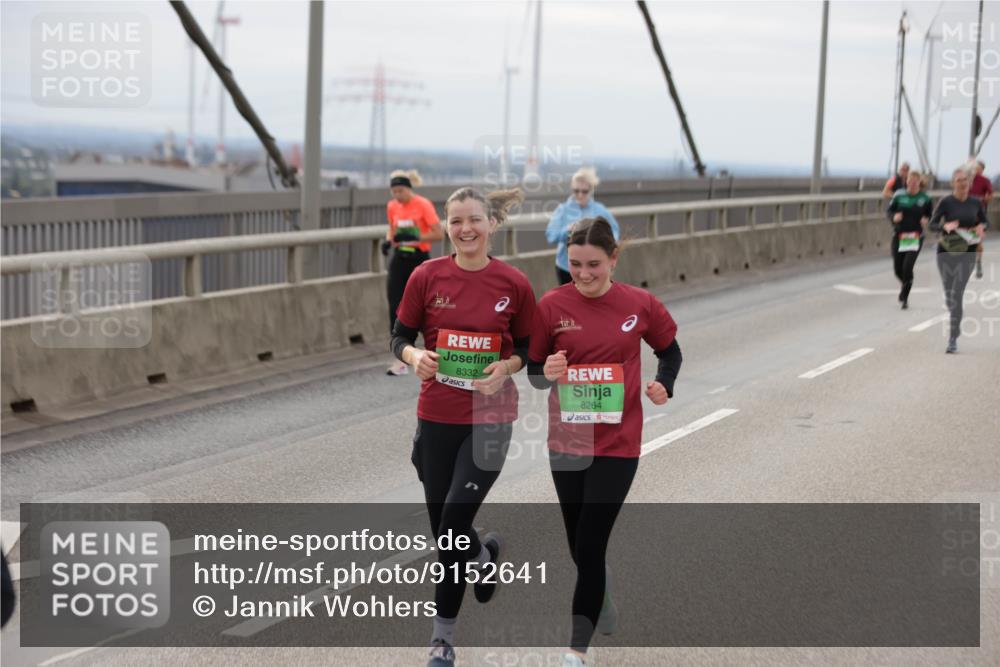 03.10.2025 - Köhlbrandbrückenlauf Jannik Wohlers http://msf.ph/oto/9152641 03.10.2025 16:01:44 Position 1 8332, 8264 meine-sportfotos.de