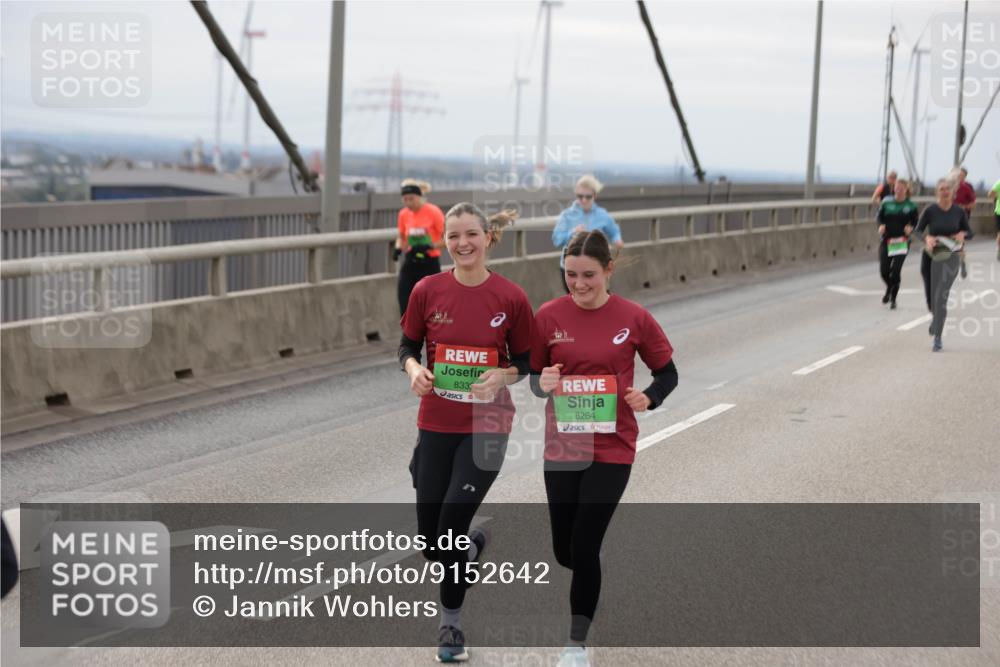 03.10.2025 - Köhlbrandbrückenlauf Jannik Wohlers http://msf.ph/oto/9152642 03.10.2025 16:01:45 Position 1 833, 8264 meine-sportfotos.de