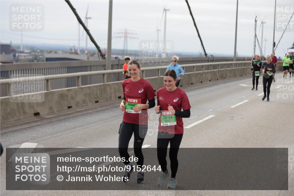 03.10.2025 - Köhlbrandbrückenlauf Jannik Wohlers http://msf.ph/oto/9152644 03.10.2025 16:01:45 Position 1 833, 8264 meine-sportfotos.de