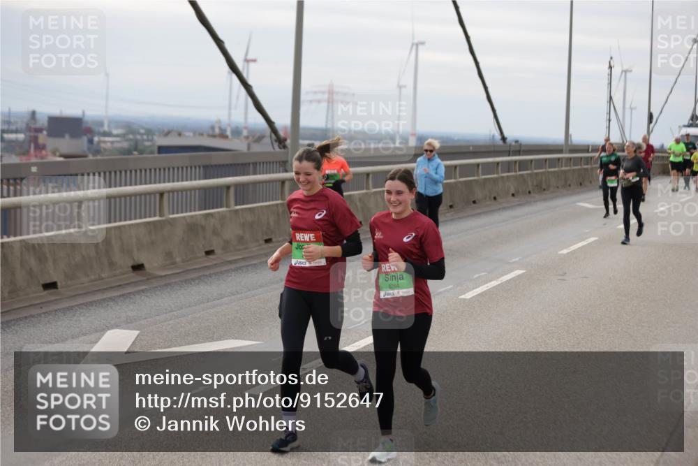 03.10.2025 - Köhlbrandbrückenlauf Jannik Wohlers http://msf.ph/oto/9152647 03.10.2025 16:01:45 Position 1 8264 meine-sportfotos.de