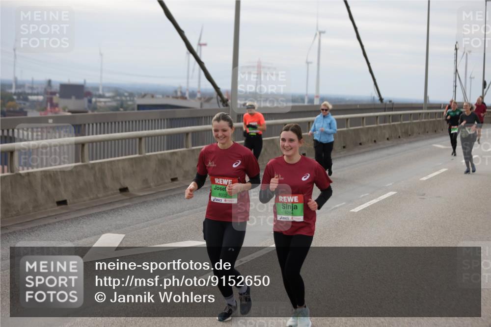 03.10.2025 - Köhlbrandbrückenlauf Jannik Wohlers http://msf.ph/oto/9152650 03.10.2025 16:01:45 Position 1 8332, 8264 meine-sportfotos.de