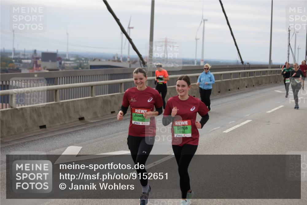 03.10.2025 - Köhlbrandbrückenlauf Jannik Wohlers http://msf.ph/oto/9152651 03.10.2025 16:01:45 Position 1 8332, 8264 meine-sportfotos.de