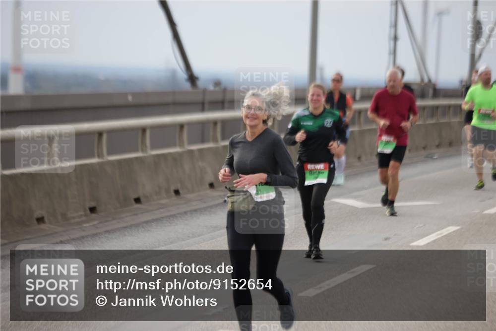 03.10.2025 - Köhlbrandbrückenlauf Jannik Wohlers http://msf.ph/oto/9152654 03.10.2025 16:01:47 Position 1 96 meine-sportfotos.de