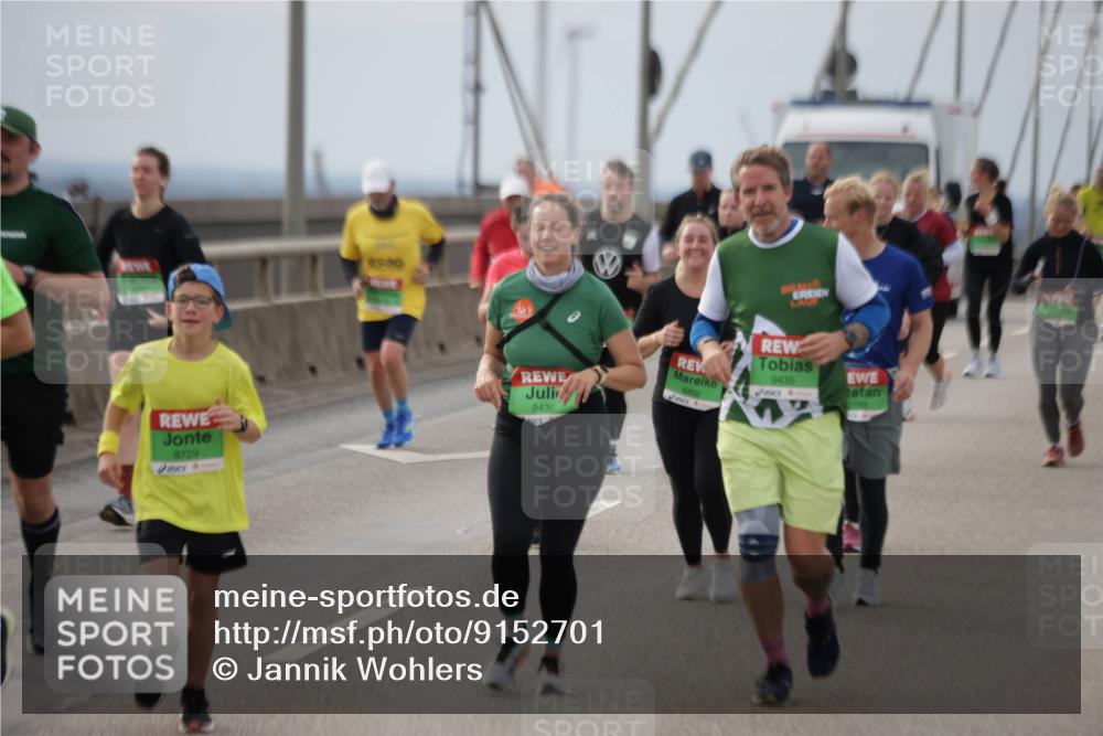 03.10.2025 - Köhlbrandbrückenlauf Jannik Wohlers http://msf.ph/oto/9152701 03.10.2025 16:01:56 Position 1 8729, 9436, 9435, 8402 meine-sportfotos.de