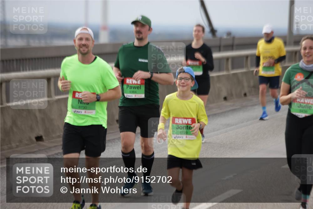 03.10.2025 - Köhlbrandbrückenlauf Jannik Wohlers http://msf.ph/oto/9152702 03.10.2025 16:01:57 Position 1 8730, 9364, 8729, 9436 meine-sportfotos.de