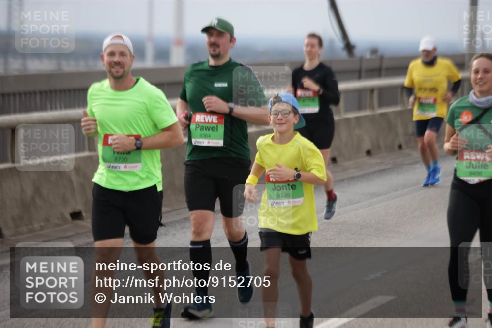 03.10.2025 - Köhlbrandbrückenlauf Jannik Wohlers http://msf.ph/oto/9152705 03.10.2025 16:01:57 Position 1 8730, 9364, 8729, 49 meine-sportfotos.de