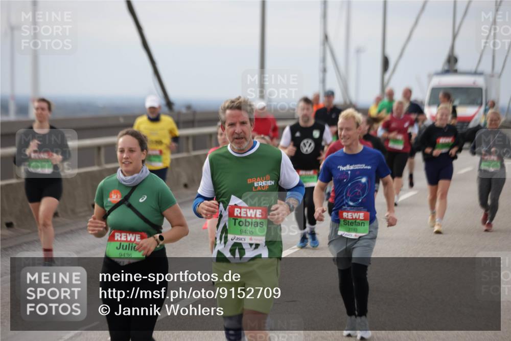 03.10.2025 - Köhlbrandbrückenlauf Jannik Wohlers http://msf.ph/oto/9152709 03.10.2025 16:01:59 Position 1 9436, 9435, 7183 meine-sportfotos.de