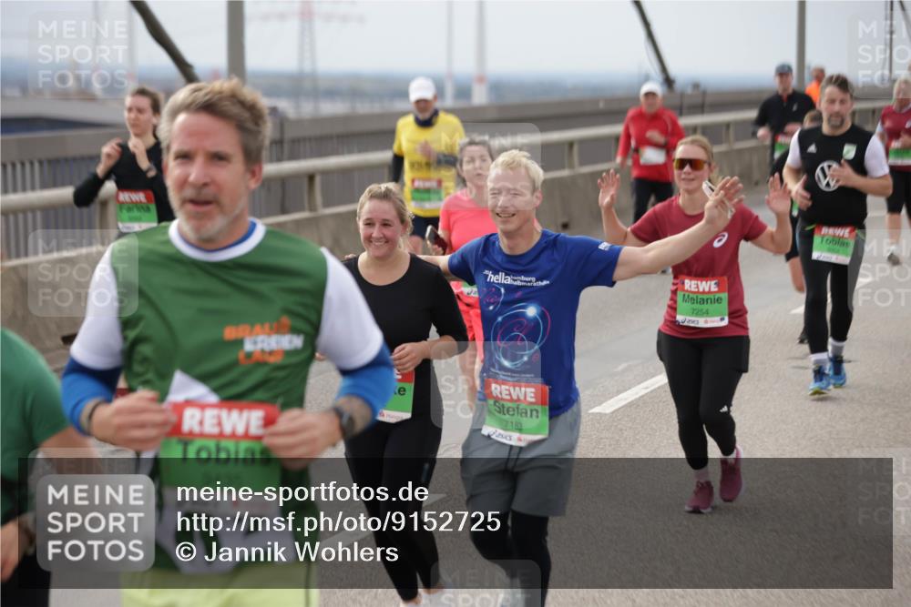 03.10.2025 - Köhlbrandbrückenlauf Jannik Wohlers http://msf.ph/oto/9152725 03.10.2025 16:02:01 Position 1 0435, 7254, 7183 meine-sportfotos.de