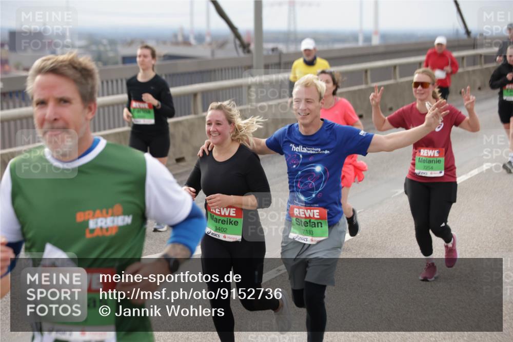 03.10.2025 - Köhlbrandbrückenlauf Jannik Wohlers http://msf.ph/oto/9152736 03.10.2025 16:02:02 Position 1 7254, 8402, 7183, 6435 meine-sportfotos.de