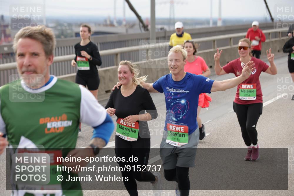 03.10.2025 - Köhlbrandbrückenlauf Jannik Wohlers http://msf.ph/oto/9152737 03.10.2025 16:02:02 Position 1 0435, 8402, 7254, 7183 meine-sportfotos.de