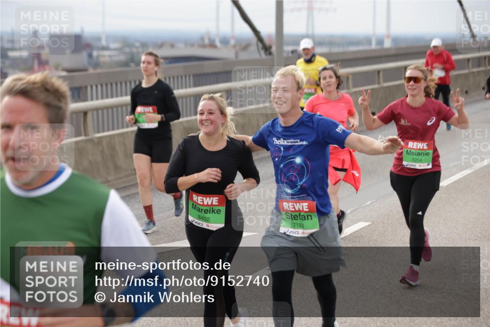 03.10.2025 - Köhlbrandbrückenlauf Jannik Wohlers http://msf.ph/oto/9152740 03.10.2025 16:02:02 Position 1 8402, 7183, 7254 meine-sportfotos.de