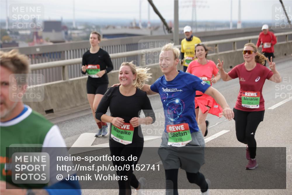 03.10.2025 - Köhlbrandbrückenlauf Jannik Wohlers http://msf.ph/oto/9152741 03.10.2025 16:02:02 Position 1 8402, 7183, 7254 meine-sportfotos.de