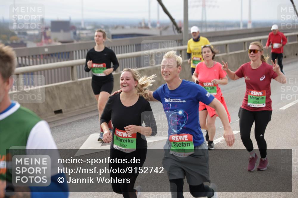 03.10.2025 - Köhlbrandbrückenlauf Jannik Wohlers http://msf.ph/oto/9152742 03.10.2025 16:02:02 Position 1 8402, 7183, 7254 meine-sportfotos.de