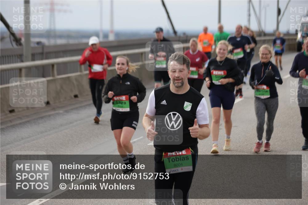 03.10.2025 - Köhlbrandbrückenlauf Jannik Wohlers http://msf.ph/oto/9152753 03.10.2025 16:02:04 Position 1 8004 meine-sportfotos.de