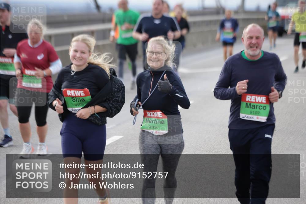 03.10.2025 - Köhlbrandbrückenlauf Jannik Wohlers http://msf.ph/oto/9152757 03.10.2025 16:02:05 Position 1 9105, 9108, 9107 meine-sportfotos.de