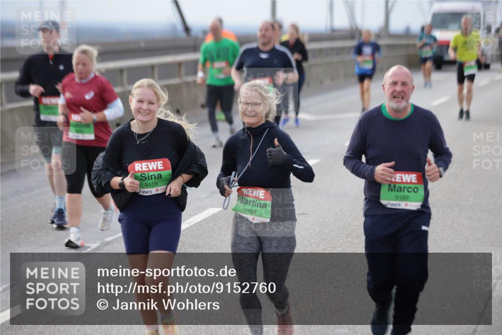 03.10.2025 - Köhlbrandbrückenlauf Jannik Wohlers http://msf.ph/oto/9152760 03.10.2025 16:02:06 Position 1 9105, 9108, 9107 meine-sportfotos.de