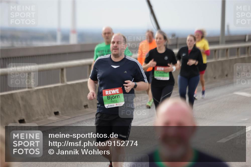 03.10.2025 - Köhlbrandbrückenlauf Jannik Wohlers http://msf.ph/oto/9152774 03.10.2025 16:02:08 Position 1 7953, 8553 meine-sportfotos.de