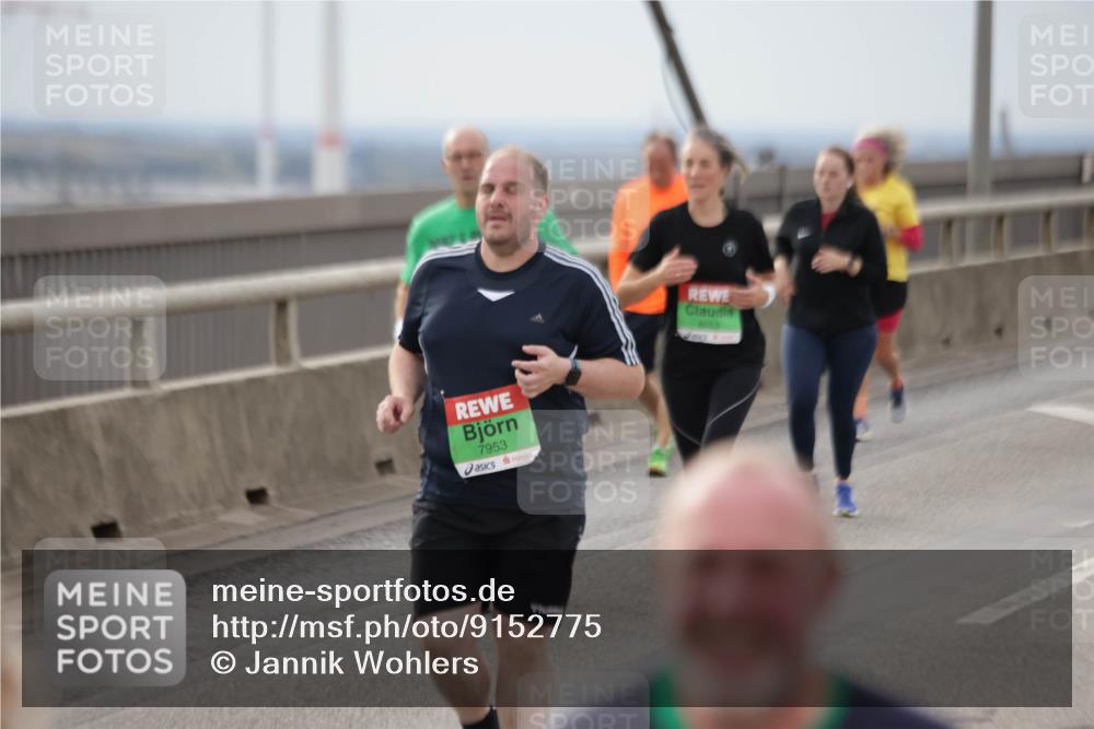03.10.2025 - Köhlbrandbrückenlauf Jannik Wohlers http://msf.ph/oto/9152775 03.10.2025 16:02:08 Position 1 7953, 8553 meine-sportfotos.de