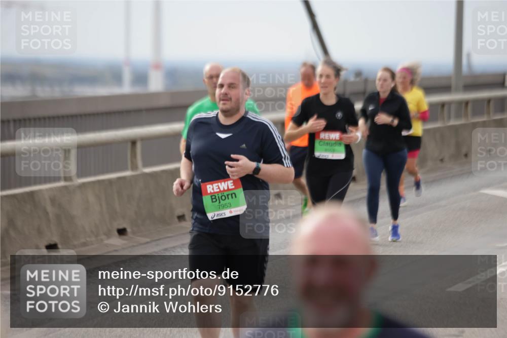 03.10.2025 - Köhlbrandbrückenlauf Jannik Wohlers http://msf.ph/oto/9152776 03.10.2025 16:02:08 Position 1 7953, 8553 meine-sportfotos.de