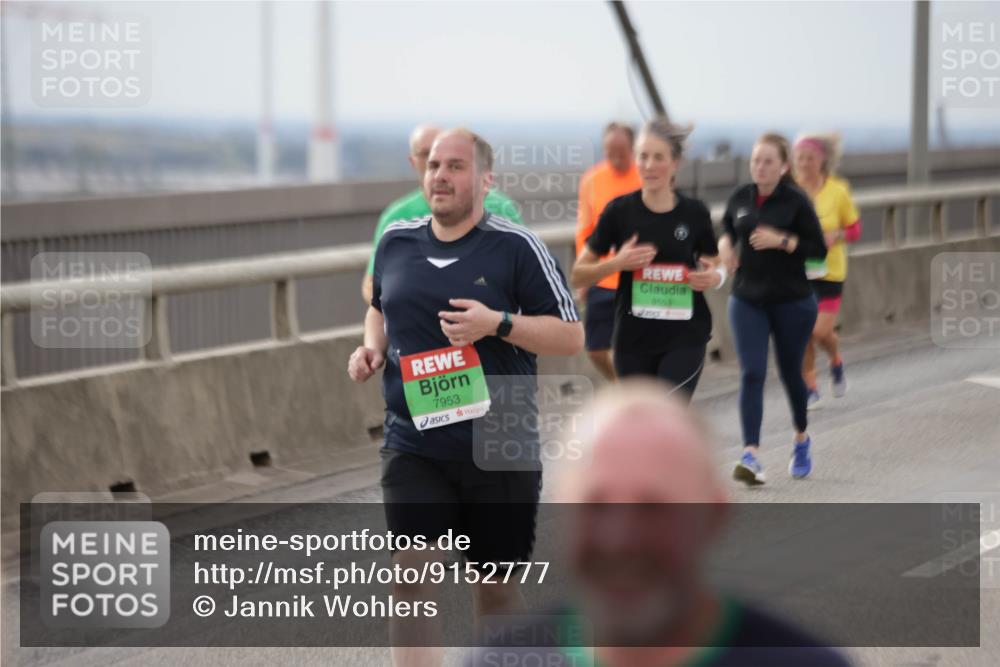03.10.2025 - Köhlbrandbrückenlauf Jannik Wohlers http://msf.ph/oto/9152777 03.10.2025 16:02:08 Position 1 7953, 8553 meine-sportfotos.de