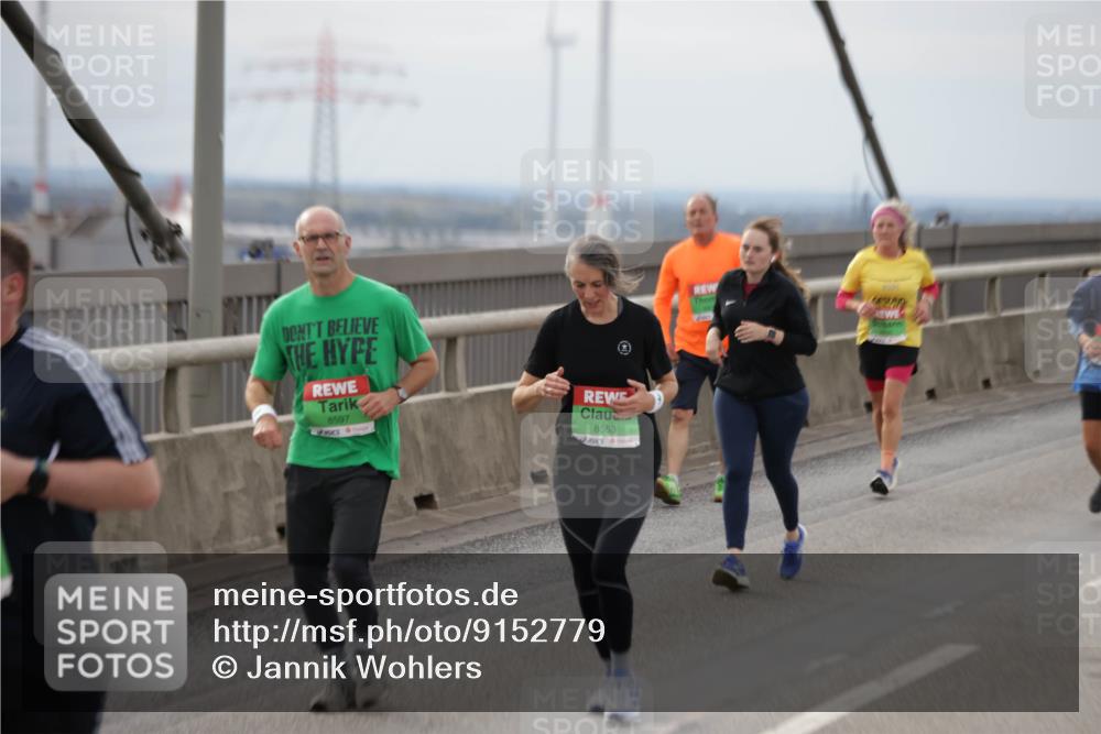 03.10.2025 - Köhlbrandbrückenlauf Jannik Wohlers http://msf.ph/oto/9152779 03.10.2025 16:02:10 Position 1 8597, 8553 meine-sportfotos.de