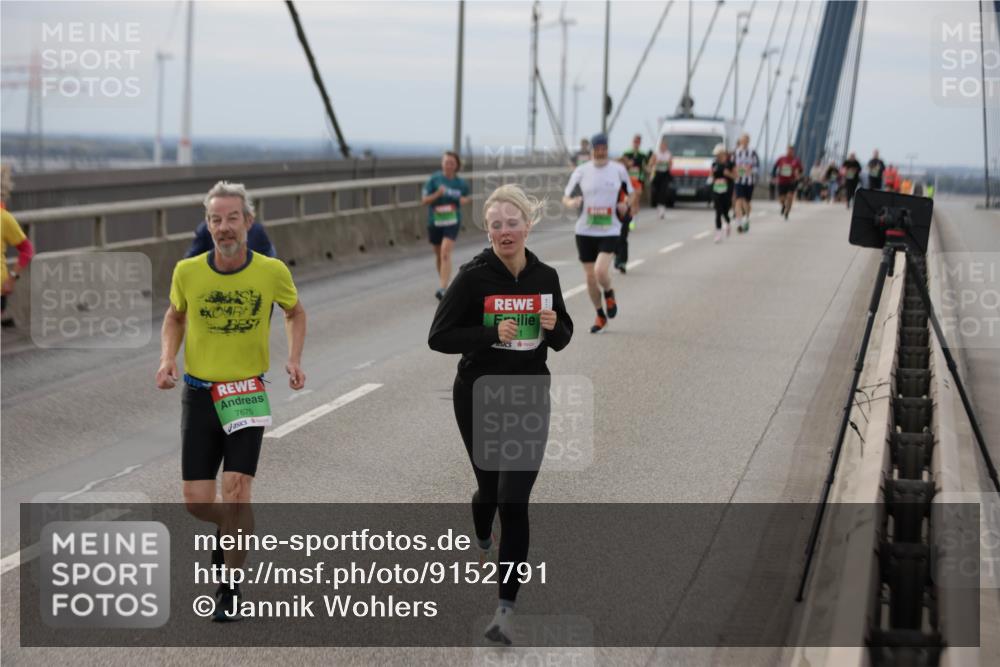03.10.2025 - Köhlbrandbrückenlauf Jannik Wohlers http://msf.ph/oto/9152791 03.10.2025 16:02:14 Position 1 7675 meine-sportfotos.de