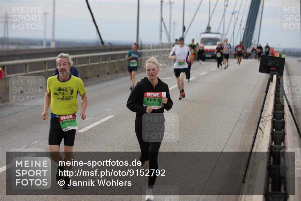 03.10.2025 - Köhlbrandbrückenlauf Jannik Wohlers http://msf.ph/oto/9152792 03.10.2025 16:02:14 Position 1 7675, 9111 meine-sportfotos.de