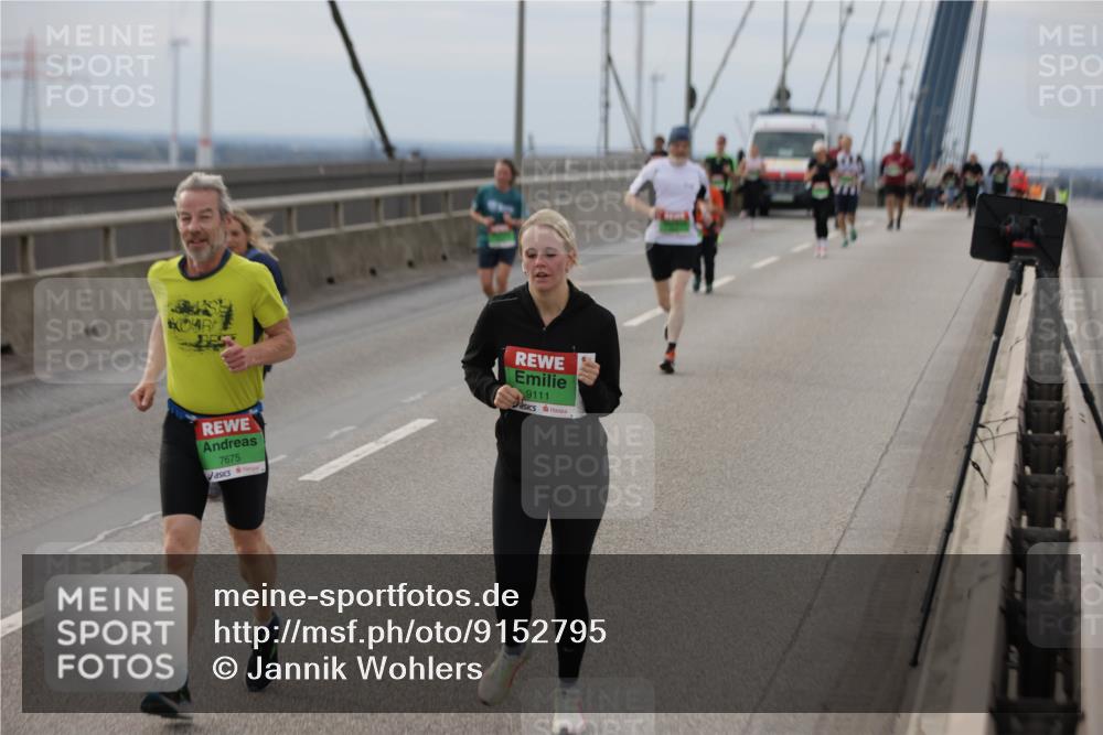03.10.2025 - Köhlbrandbrückenlauf Jannik Wohlers http://msf.ph/oto/9152795 03.10.2025 16:02:15 Position 1 7675, 9111 meine-sportfotos.de