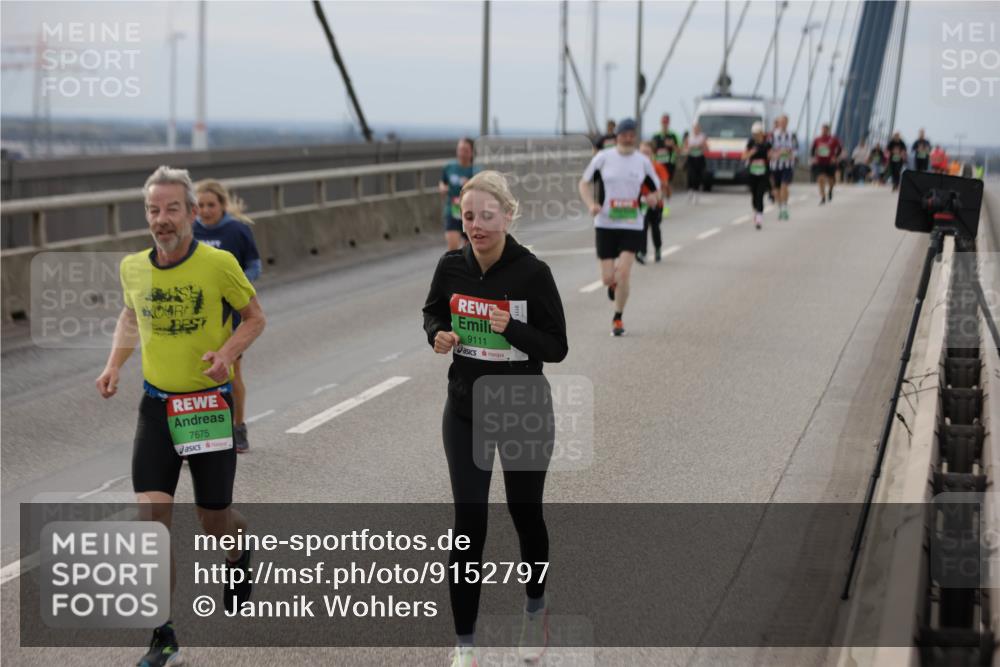 03.10.2025 - Köhlbrandbrückenlauf Jannik Wohlers http://msf.ph/oto/9152797 03.10.2025 16:02:15 Position 1 7675, 9111 meine-sportfotos.de