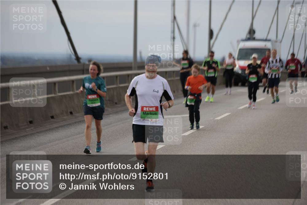 03.10.2025 - Köhlbrandbrückenlauf Jannik Wohlers http://msf.ph/oto/9152801 03.10.2025 16:02:16 Position 1 8021 meine-sportfotos.de