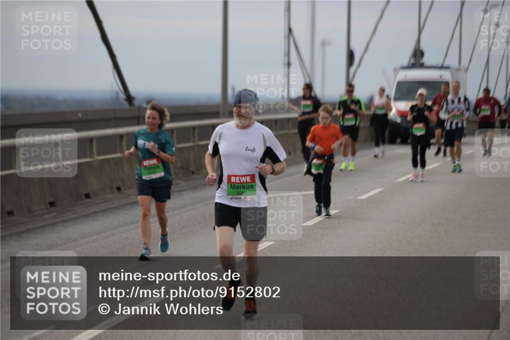 03.10.2025 - Köhlbrandbrückenlauf Jannik Wohlers http://msf.ph/oto/9152802 03.10.2025 16:02:16 Position 1 8021 meine-sportfotos.de