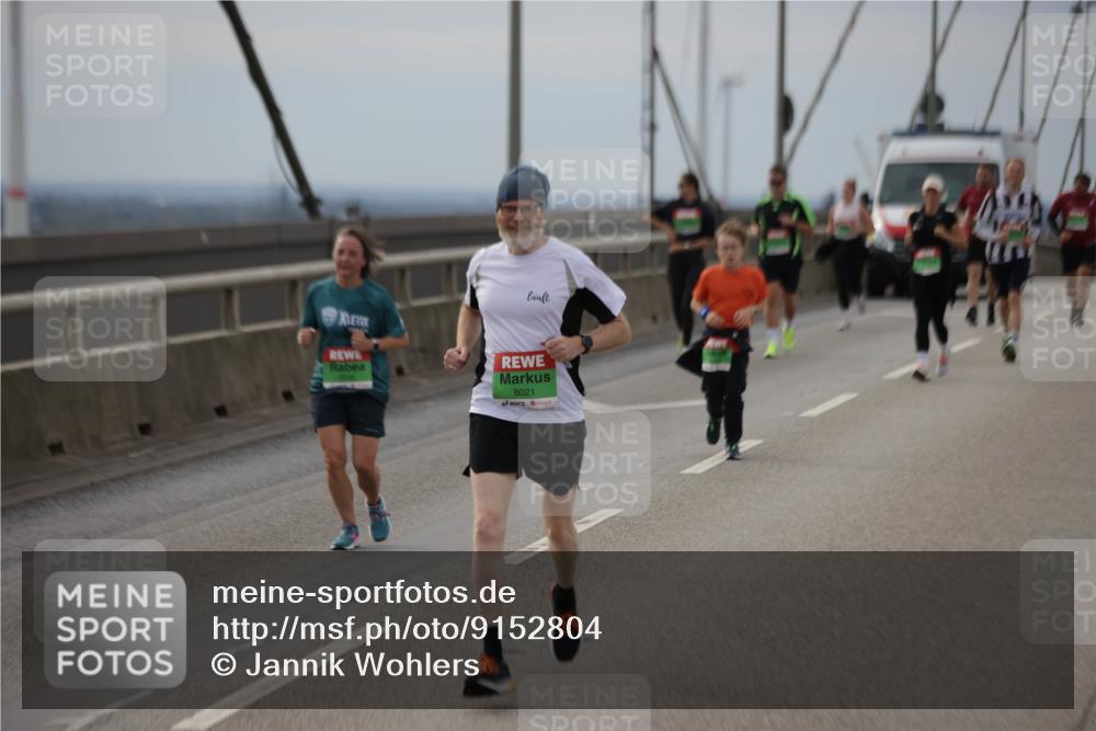 03.10.2025 - Köhlbrandbrückenlauf Jannik Wohlers http://msf.ph/oto/9152804 03.10.2025 16:02:16 Position 1 8021 meine-sportfotos.de
