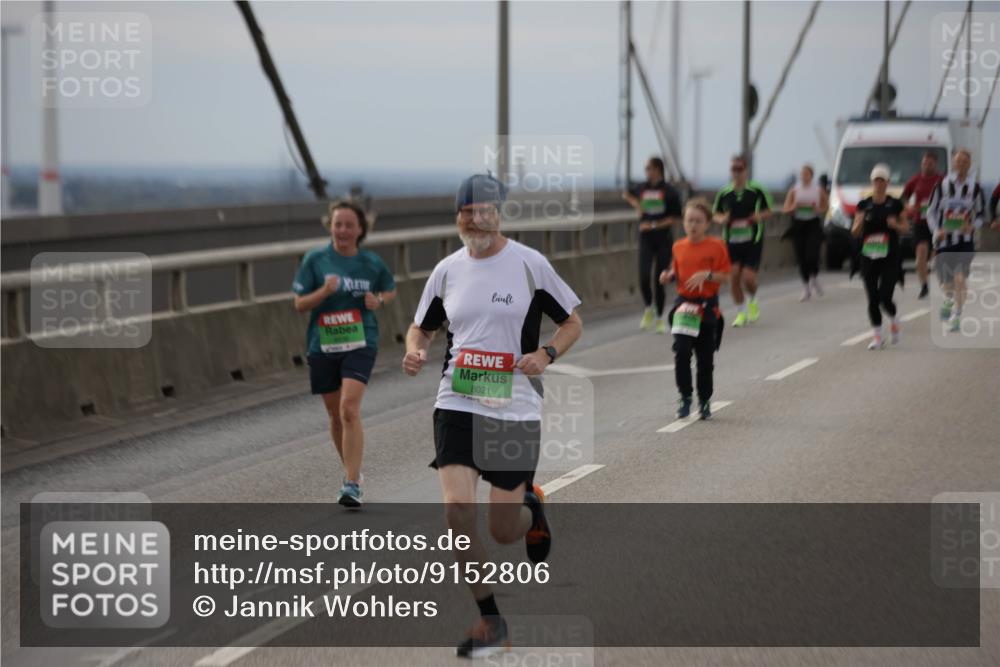 03.10.2025 - Köhlbrandbrückenlauf Jannik Wohlers http://msf.ph/oto/9152806 03.10.2025 16:02:17 Position 1 8021 meine-sportfotos.de