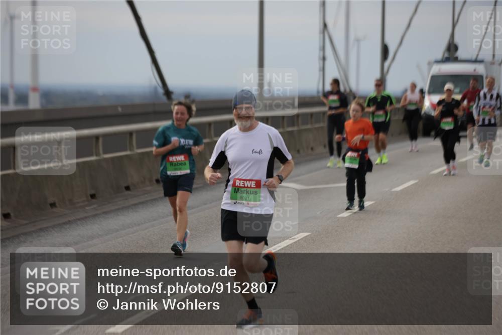 03.10.2025 - Köhlbrandbrückenlauf Jannik Wohlers http://msf.ph/oto/9152807 03.10.2025 16:02:17 Position 1 8021 meine-sportfotos.de