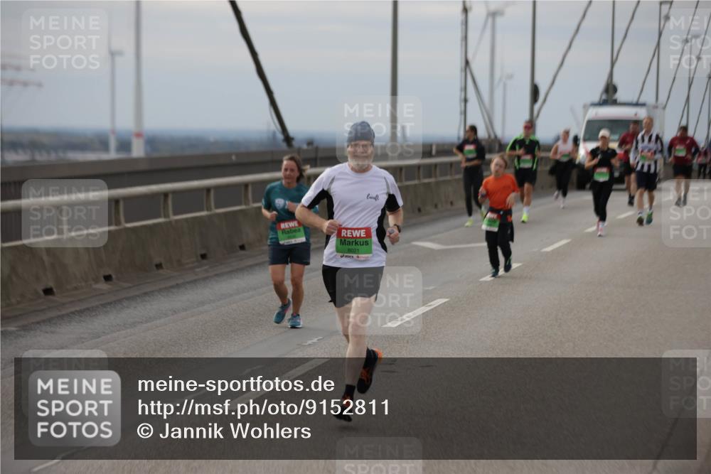 03.10.2025 - Köhlbrandbrückenlauf Jannik Wohlers http://msf.ph/oto/9152811 03.10.2025 16:02:17 Position 1 8021 meine-sportfotos.de