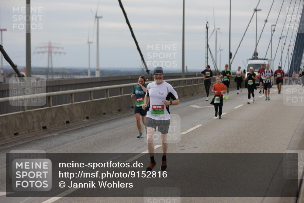 03.10.2025 - Köhlbrandbrückenlauf Jannik Wohlers http://msf.ph/oto/9152816 03.10.2025 16:02:17 Position 1 8021 meine-sportfotos.de