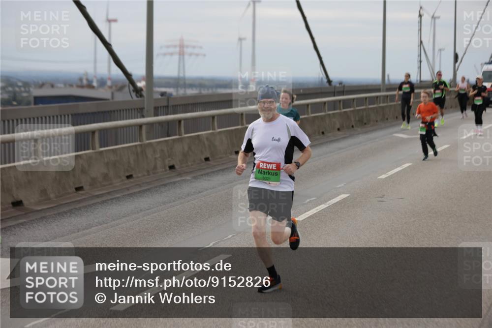 03.10.2025 - Köhlbrandbrückenlauf Jannik Wohlers http://msf.ph/oto/9152826 03.10.2025 16:02:18 Position 1 8021 meine-sportfotos.de